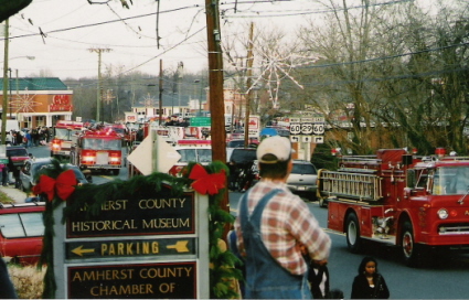 Last year the Museum and the Chamber of Commerce teamed up to make our front lawn a popular parade watching place!  Well do it again this year, too.